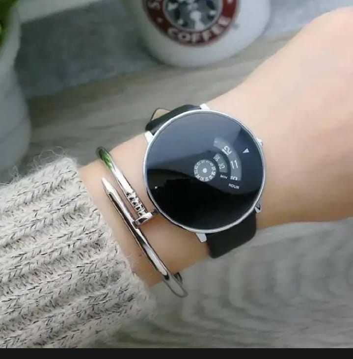 Trendy Waterproof Quartz Watch – Style Meets Durability