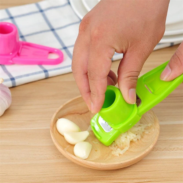 Garlic Press Grater Slicer Plastic Grinding Tool Kitchen Accessories(random Color)